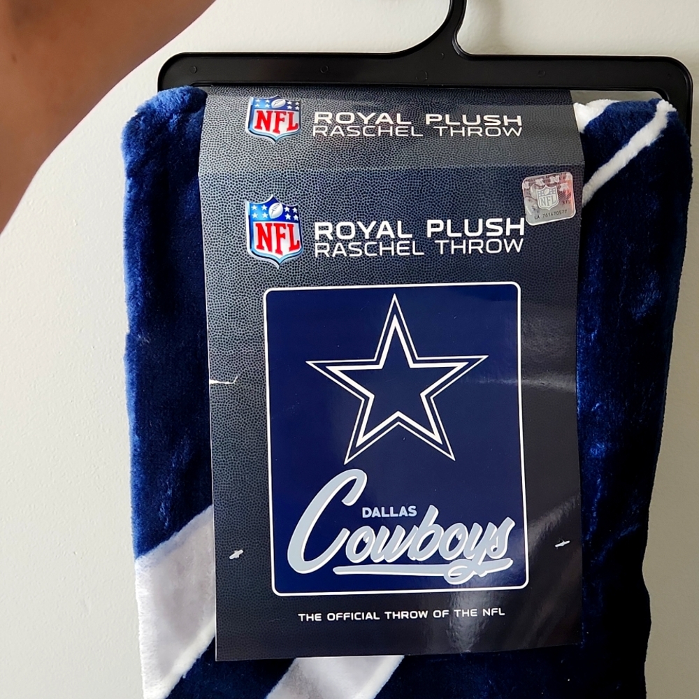 NFL Cowboys throw
